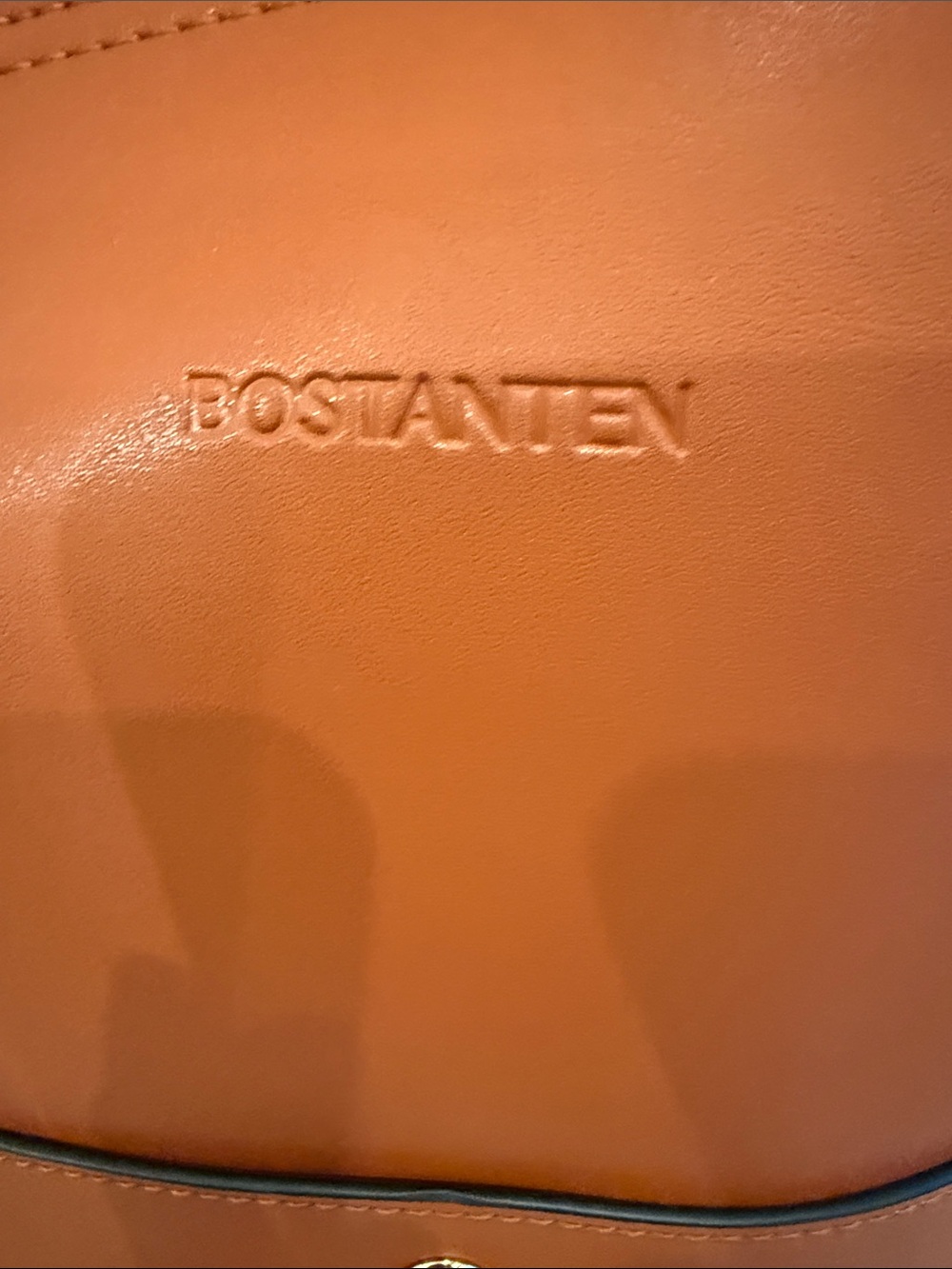 New Bostanten Tan Leather Shoulder Bag with Front & Back Pockets - Picture 6 of 7